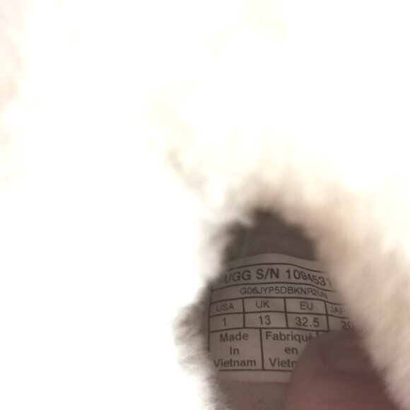 Kid's Ugg Slippers - Gold leather- Size 1 - Picture 4 of 9